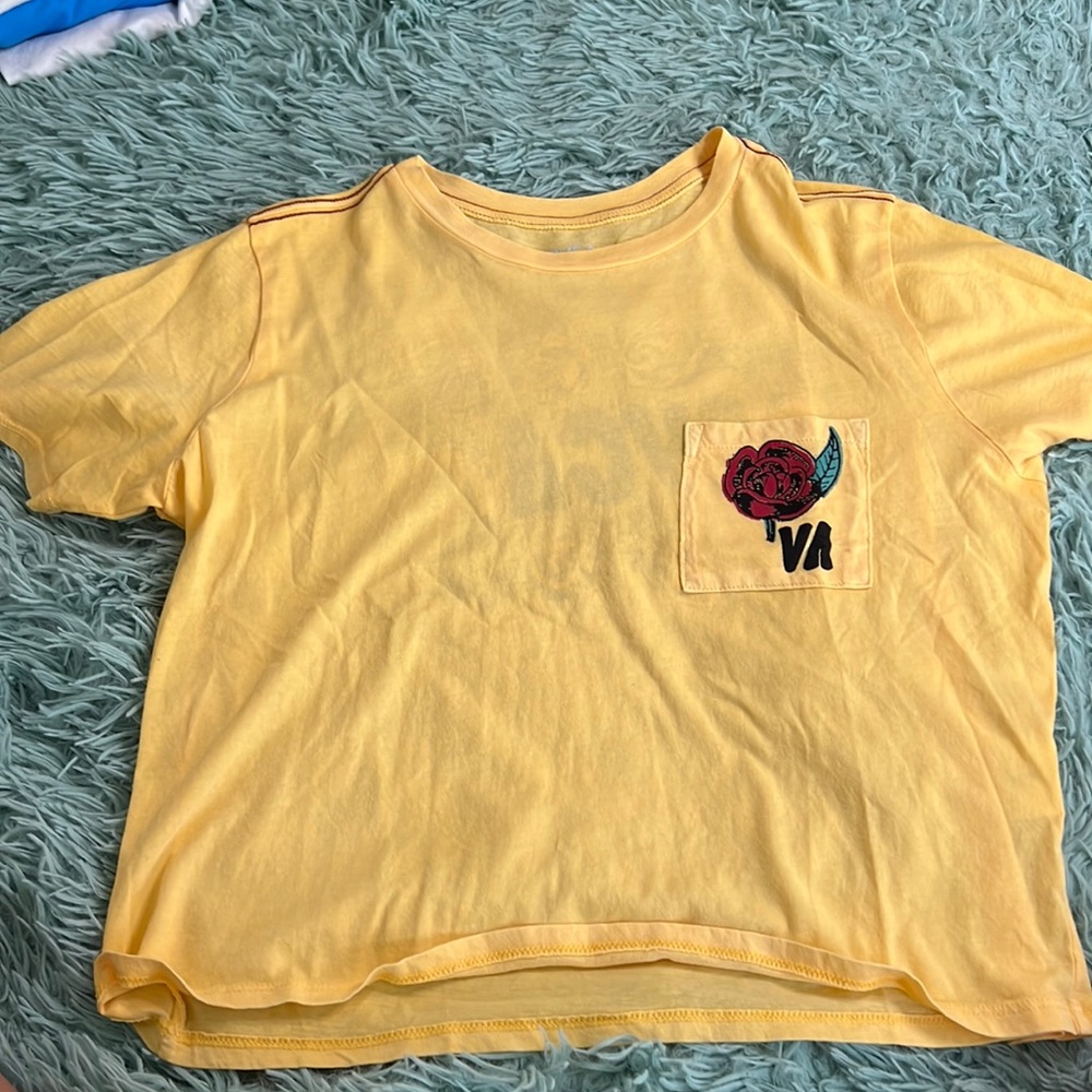 RCVA shirt yellow with roses